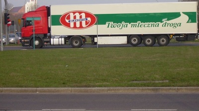 Poland seals interim agreement with Russia to keep road transport links open in 2016